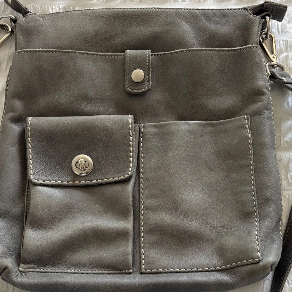 Roots Gray Crossbody Bag with Front Pockets - Picture 2 of 11
